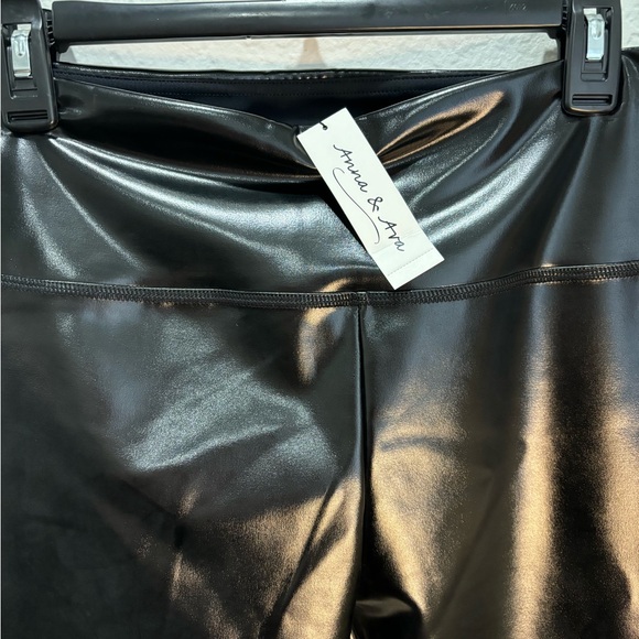 NWT- Anna & AVA Black Vegan Leather. Pull-on Cropped Jegging Style Pants - Picture 2 of 4